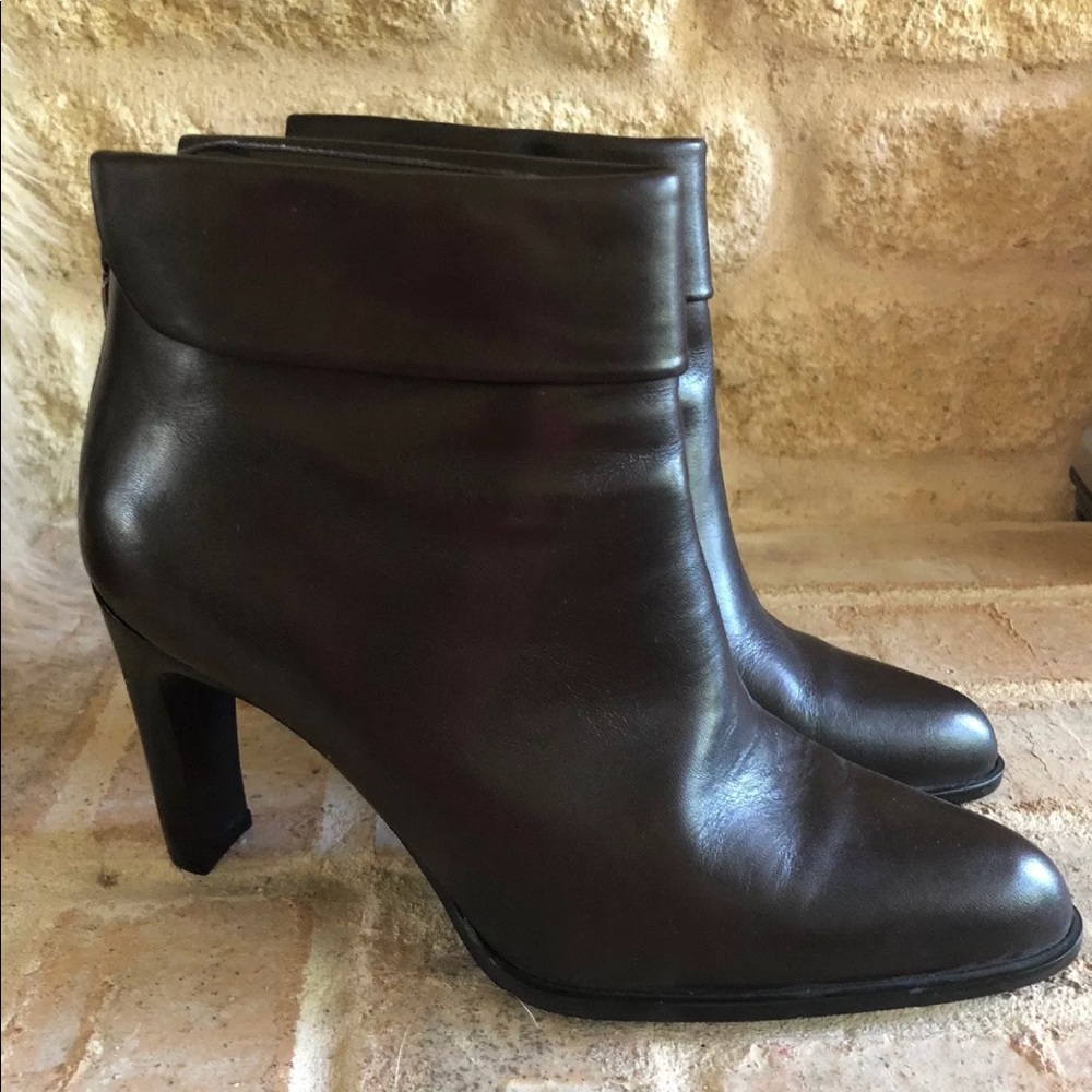 Gorgeous 7 Nine West Dark Brown Leather Booties